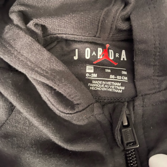 LIKE- NEW JORDAN JUMPMAN ZIPUP 3MON - Picture 2 of 2